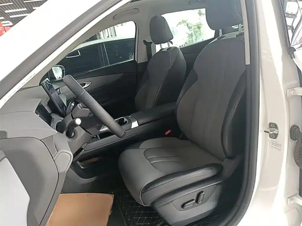 MG ES5 2025 525max Rear-Wheel Drive Intelligent Driving Edition — миниатюра 15
