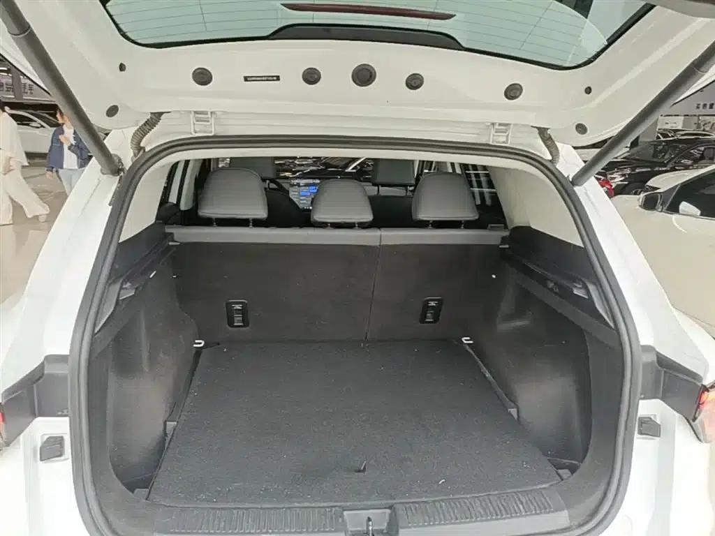 MG ES5 2025 525max Rear-Wheel Drive Intelligent Driving Edition — миниатюра 19
