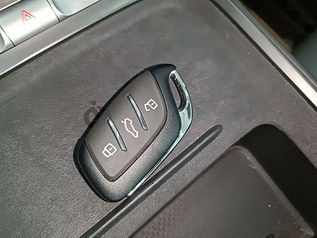 MG ES5 2025 525max Rear-Wheel Drive Intelligent Driving Edition — миниатюра 9