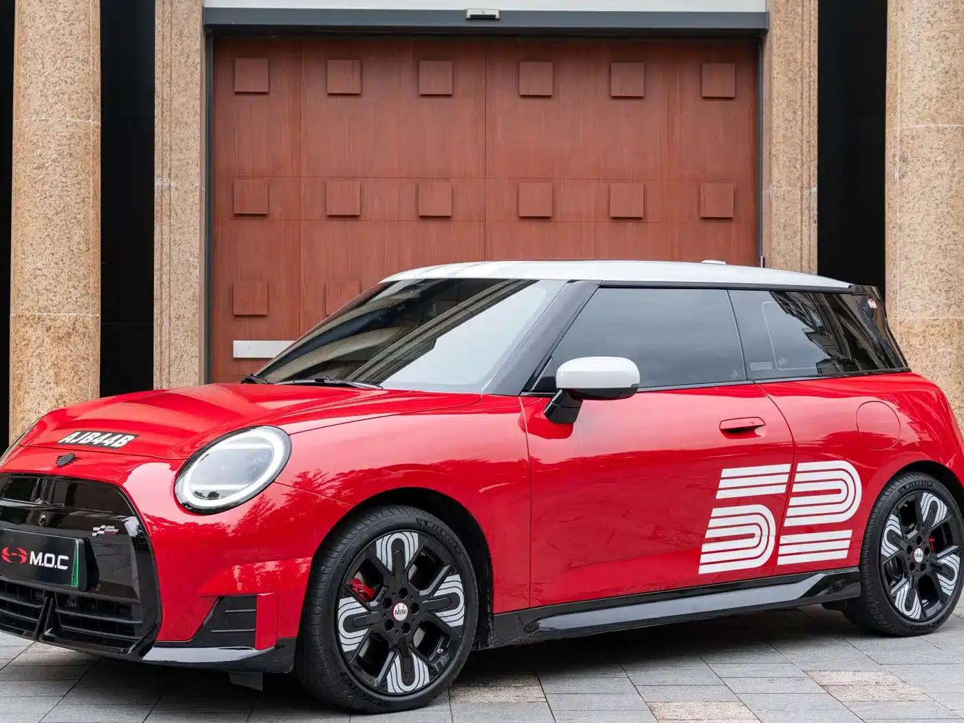 2025 Electric MINI JCW Monte Carlo Nights 60th Anniversary Edition — миниатюра 3