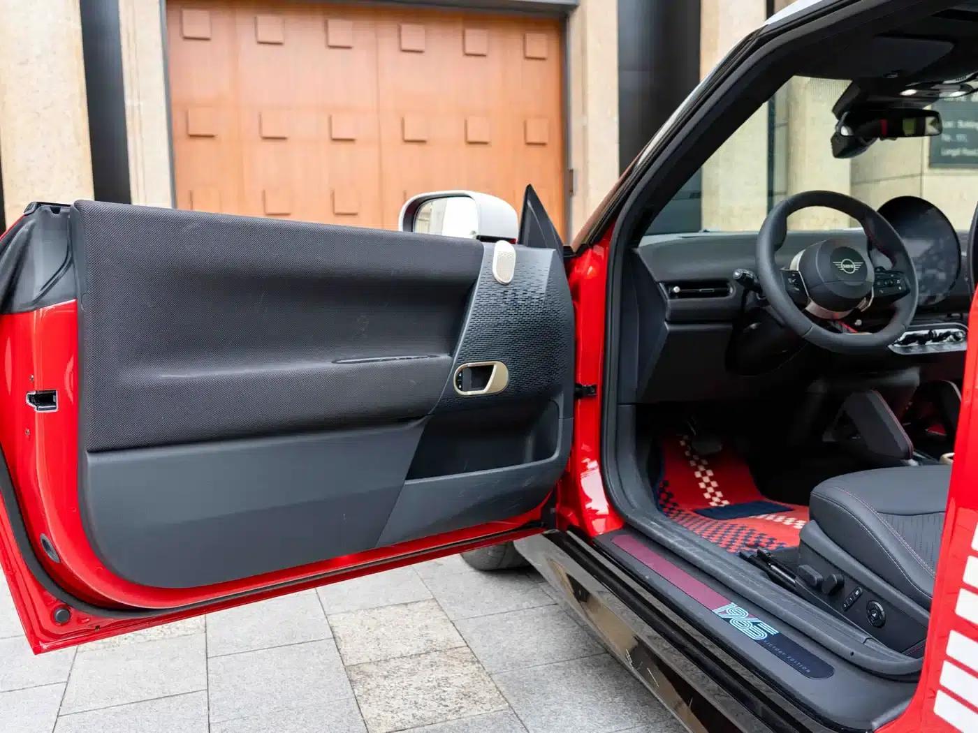 2025 Electric MINI JCW Monte Carlo Nights 60th Anniversary Edition — миниатюра 10