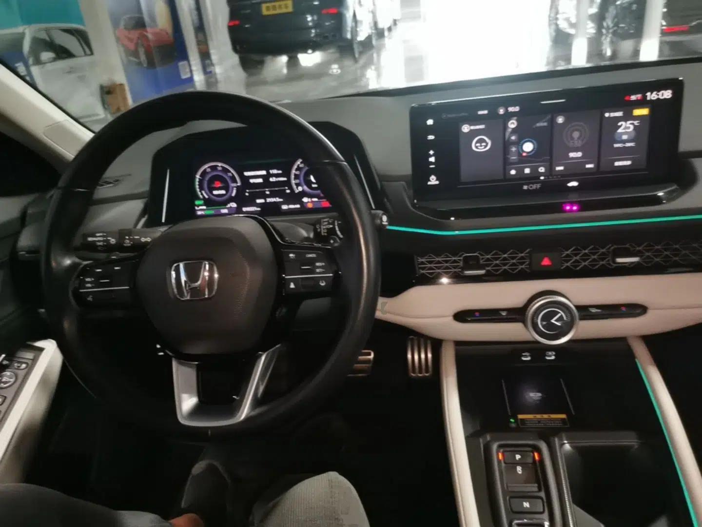 Honda Accord New Energy 2023 2.0L ePHEV Flagship Edition — миниатюра 13