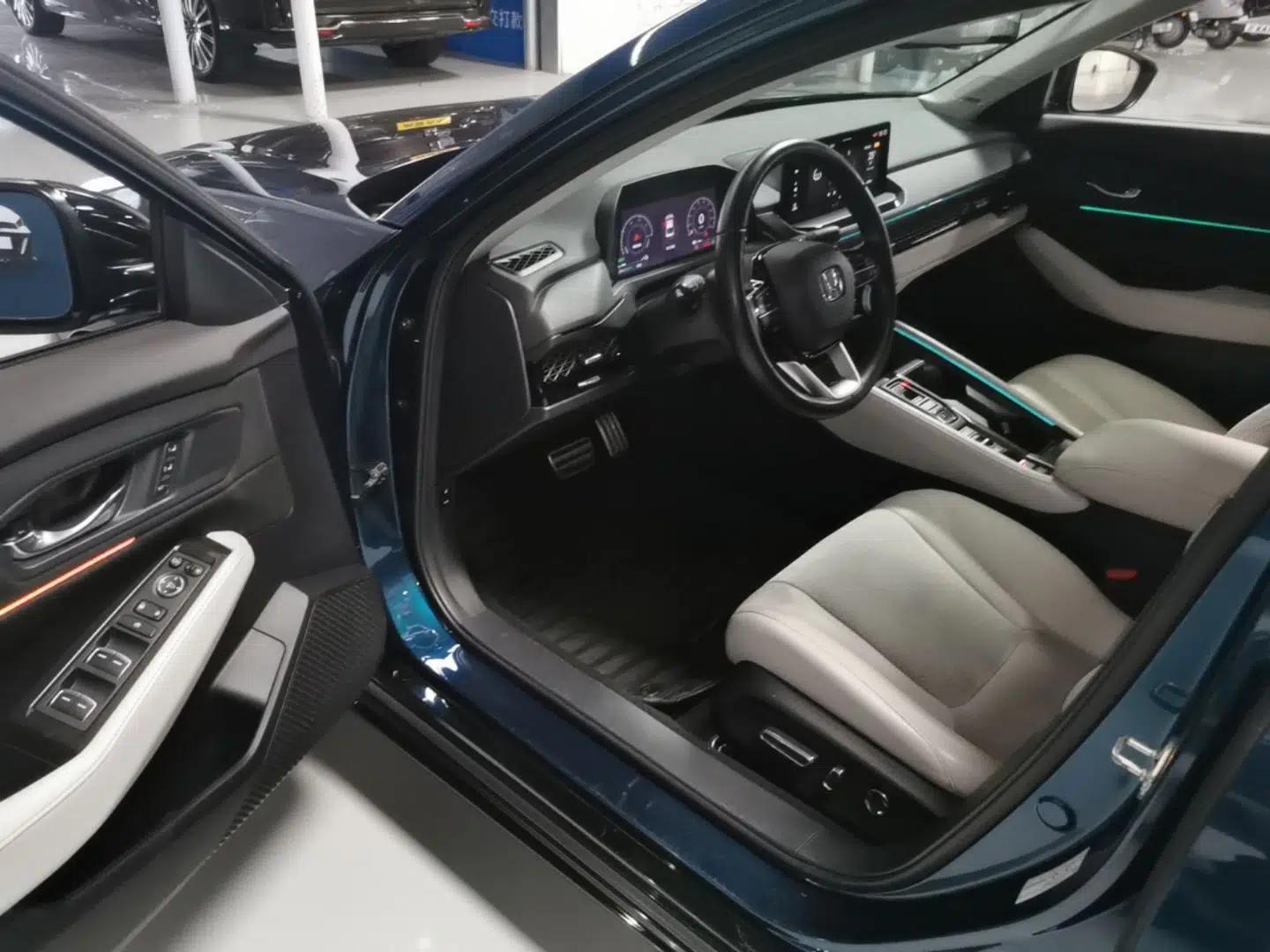 Honda Accord New Energy 2023 2.0L ePHEV Flagship Edition — миниатюра 19