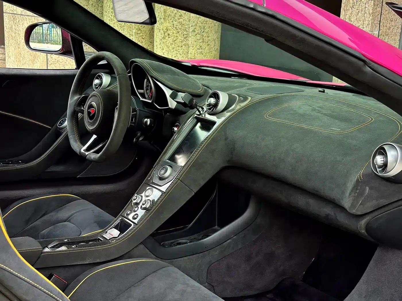 McLaren 12C 2012 3.8T Standard Model — миниатюра 17