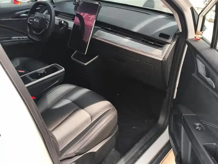 Nezha AYA 2023 Facelift 401 Lite — миниатюра 8