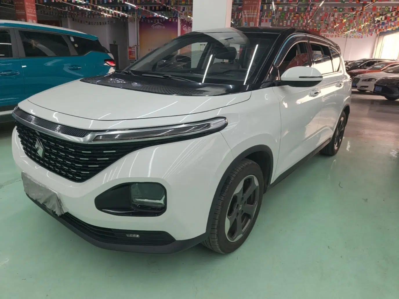 Baojun RM-5 2019 1.5T CVT 24-Hour Online Luxury Version 7 Seats — миниатюра 1