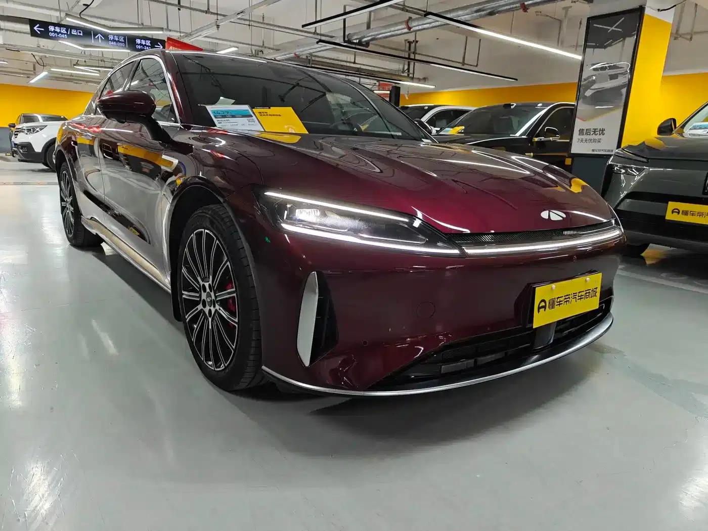 Fengyun A9L 2025 All-Wheel Drive High-Performance Peak Edition — миниатюра 2