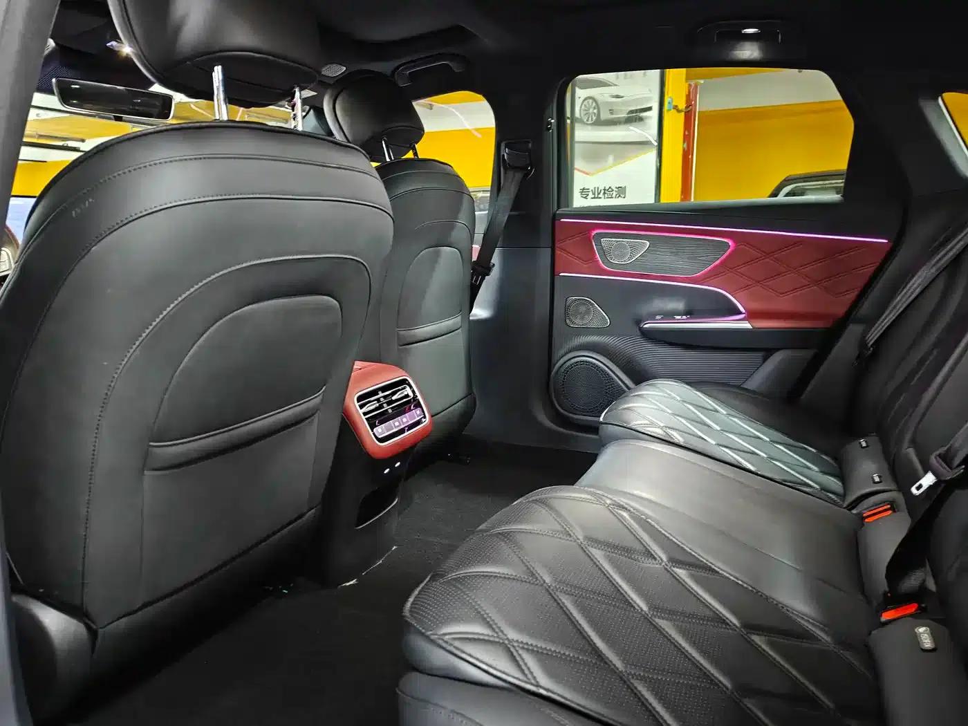 Fengyun A9L 2025 All-Wheel Drive High-Performance Peak Edition — миниатюра 5