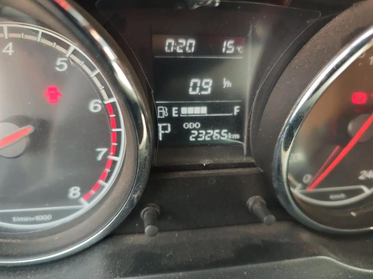 Bestune B30 2016 1.6L Automatic Luxury Model — миниатюра 13