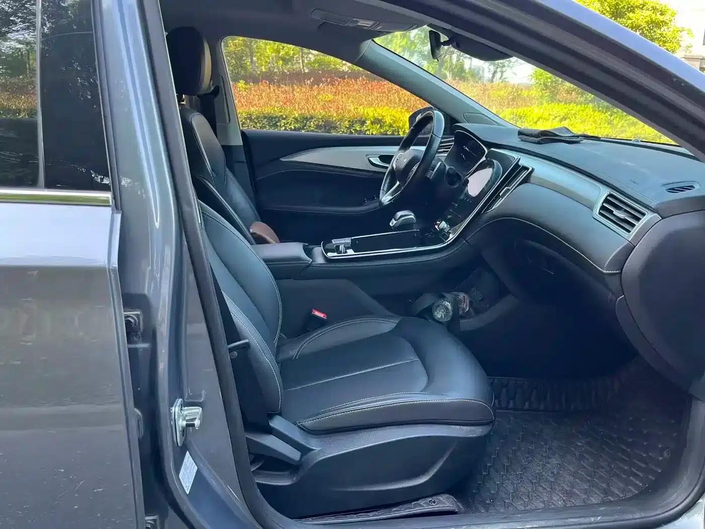 Roewe i6 MAX 2020 300TGI Automatic Cool and Intelligent Driving Edition — миниатюра 13