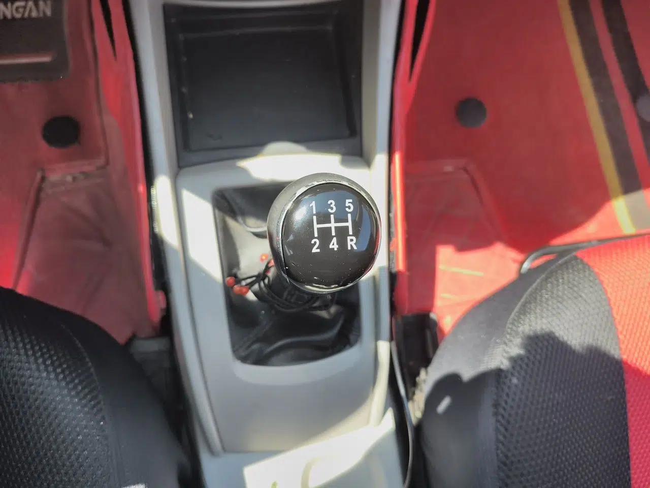 CHANGAN Alsvin V5 2012 1.5L Manual Sport Version China IV Standard — миниатюра 15