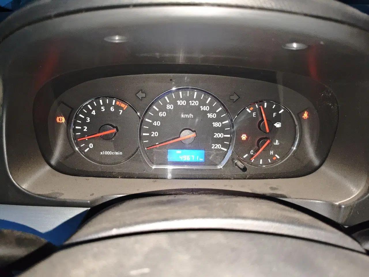 CHANGAN Alsvin V5 2012 1.5L Manual Dream Edition — миниатюра 12