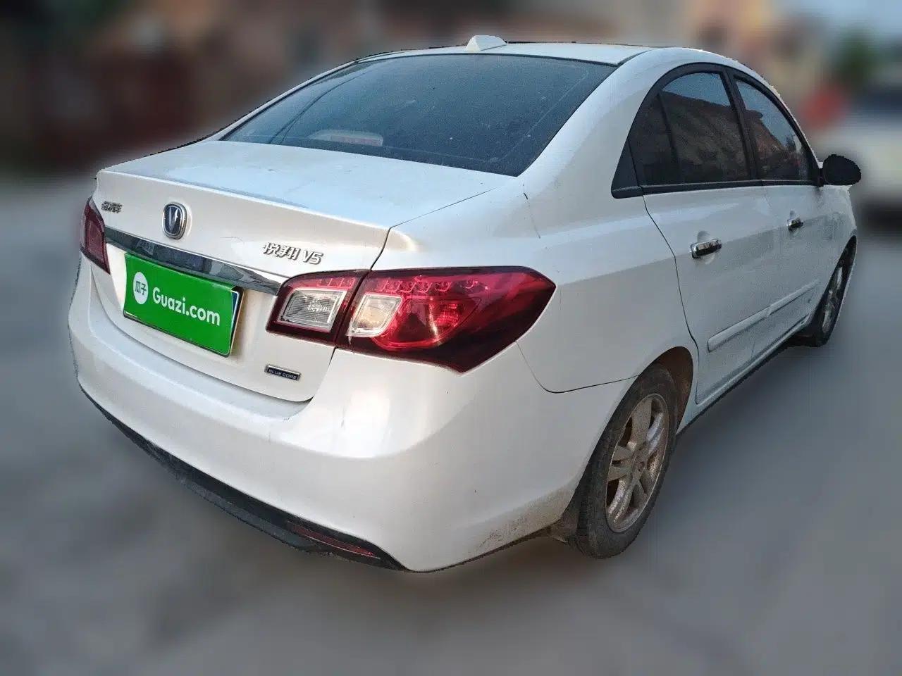 CHANGAN Alsvin V5 2012 1.5L Manual Dream Edition — миниатюра 6