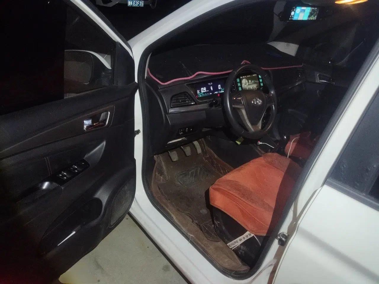 CHANGAN KAICHENG Oushang A600 2016 1.5L Manual Luxury 7-Seater — миниатюра 17