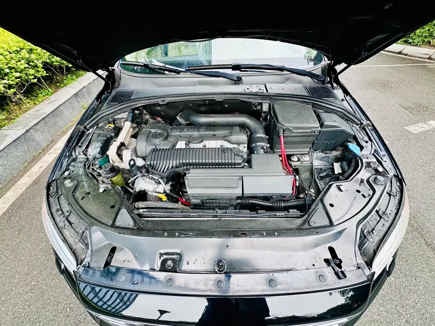 2014 Volvo S80L 2.0T T5 Inscription Executive Edition — миниатюра 17