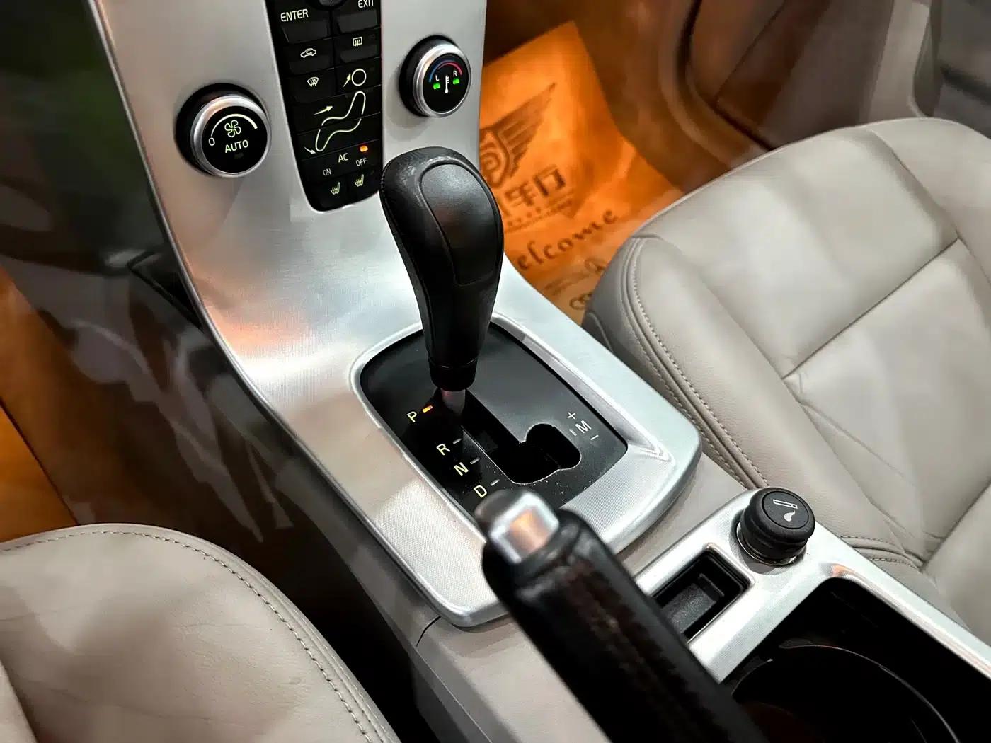 2011 Volvo S40 2.0L Automatic Smart Edition — миниатюра 15