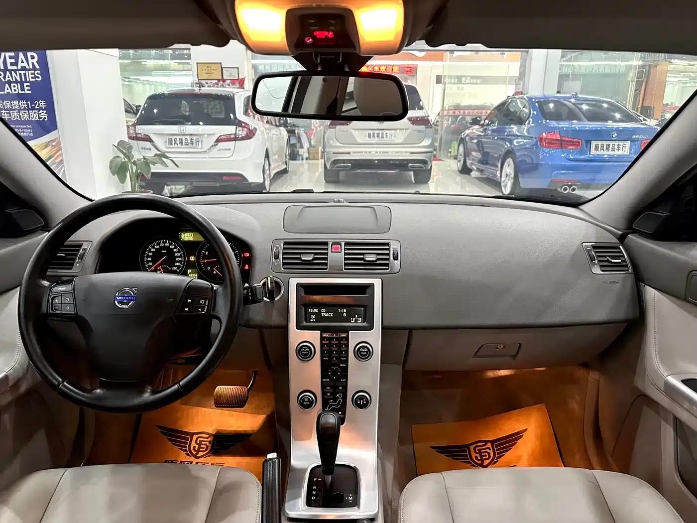 2011 Volvo S40 2.0L Automatic Smart Edition — миниатюра 17
