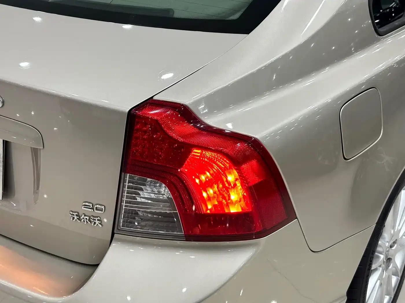 2011 Volvo S40 2.0L Automatic Smart Edition — миниатюра 19