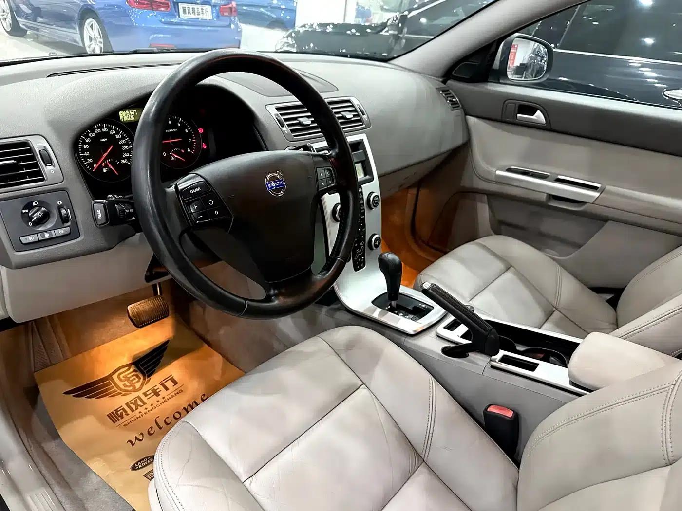 2011 Volvo S40 2.0L Automatic Smart Edition — миниатюра 6
