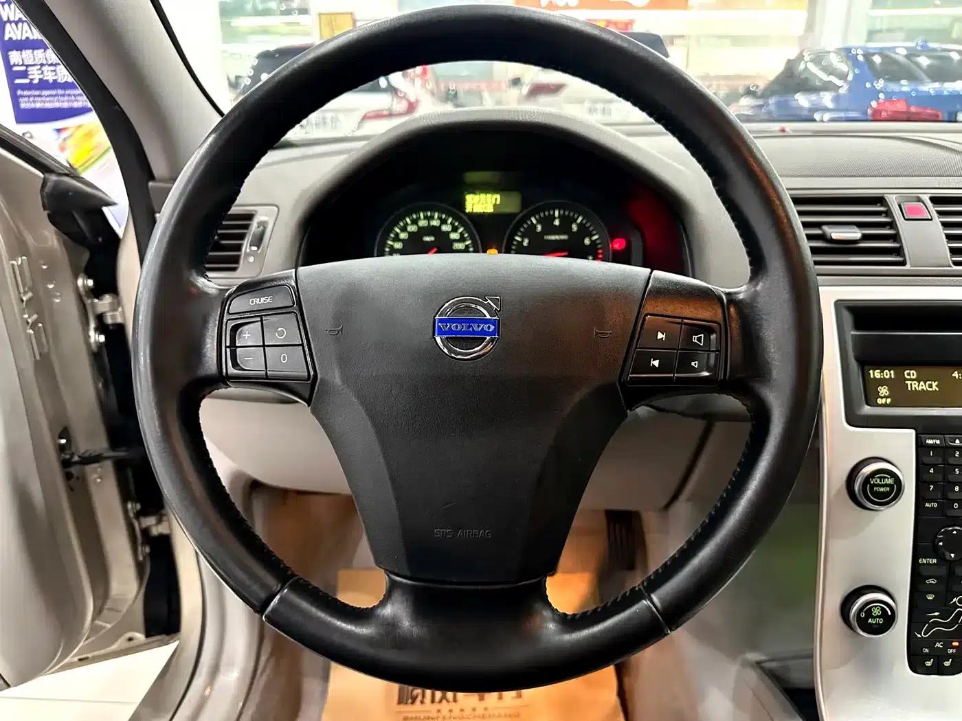 2011 Volvo S40 2.0L Automatic Smart Edition — миниатюра 9