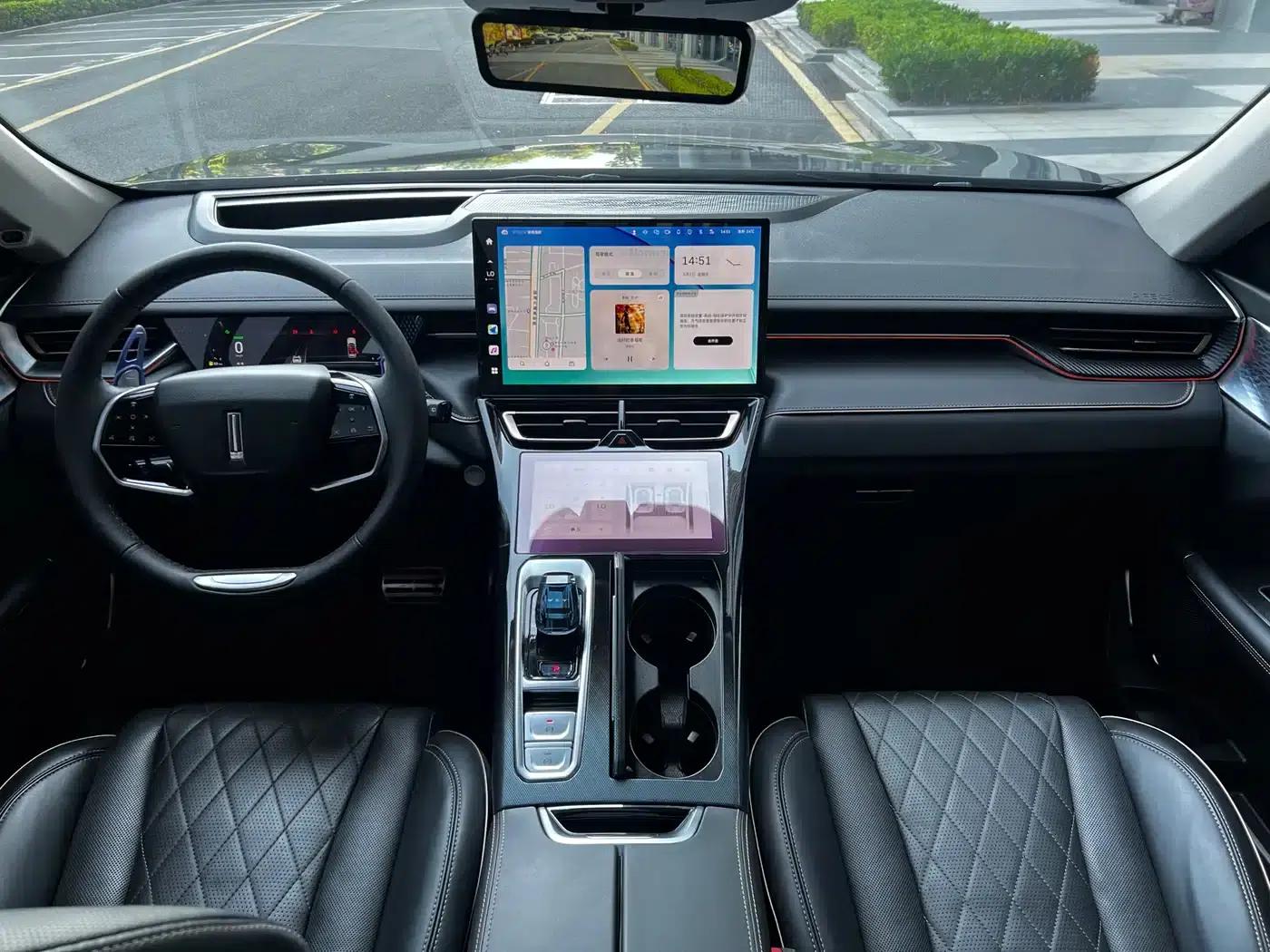 Wey brand Mocha 2021 2.0T 4WD Special Edition — миниатюра 9