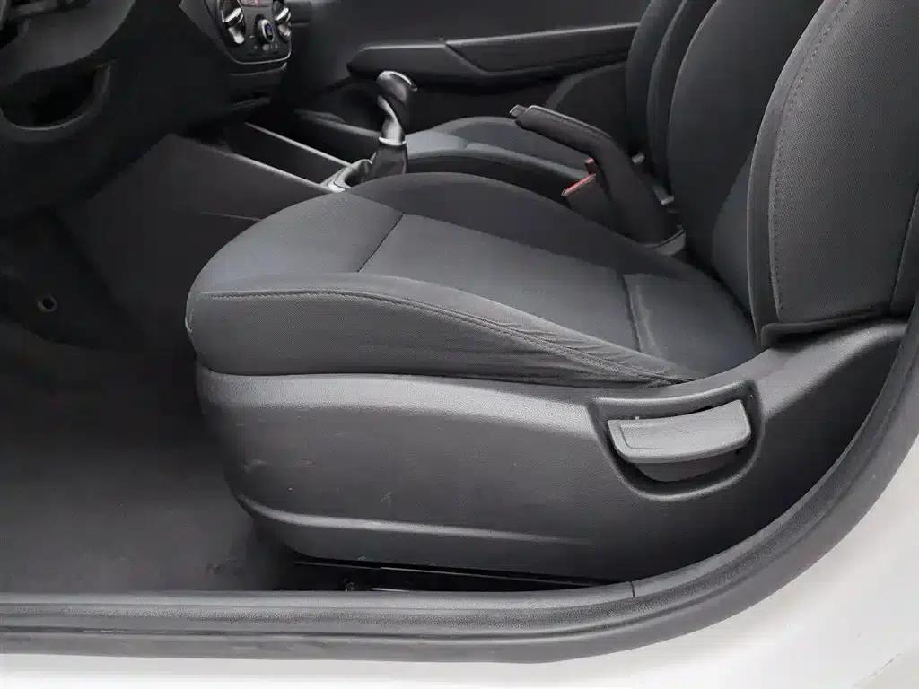 2016 Hyundai Verna 1.4L Manual GLS Cool Edition — миниатюра 20