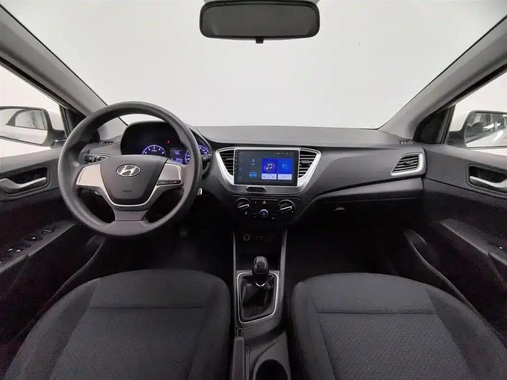 2016 Hyundai Verna 1.4L Manual GLS Cool Edition — миниатюра 5