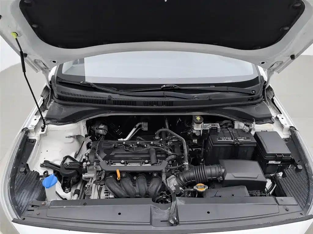2016 Hyundai Verna 1.4L Manual GLS Cool Edition — миниатюра 6