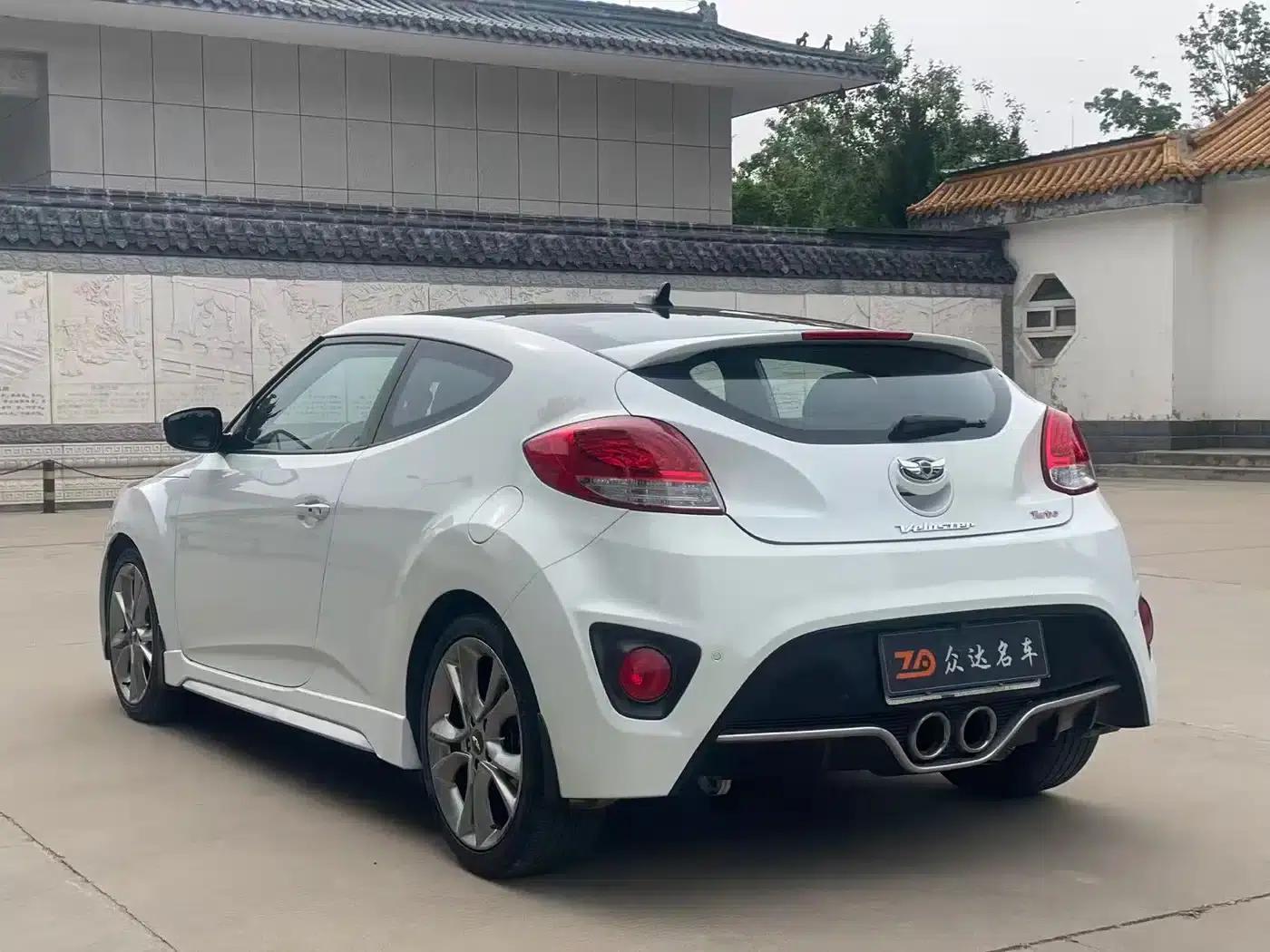 2015 Veloster 1.6T Automatic Luxury Edition — миниатюра 11