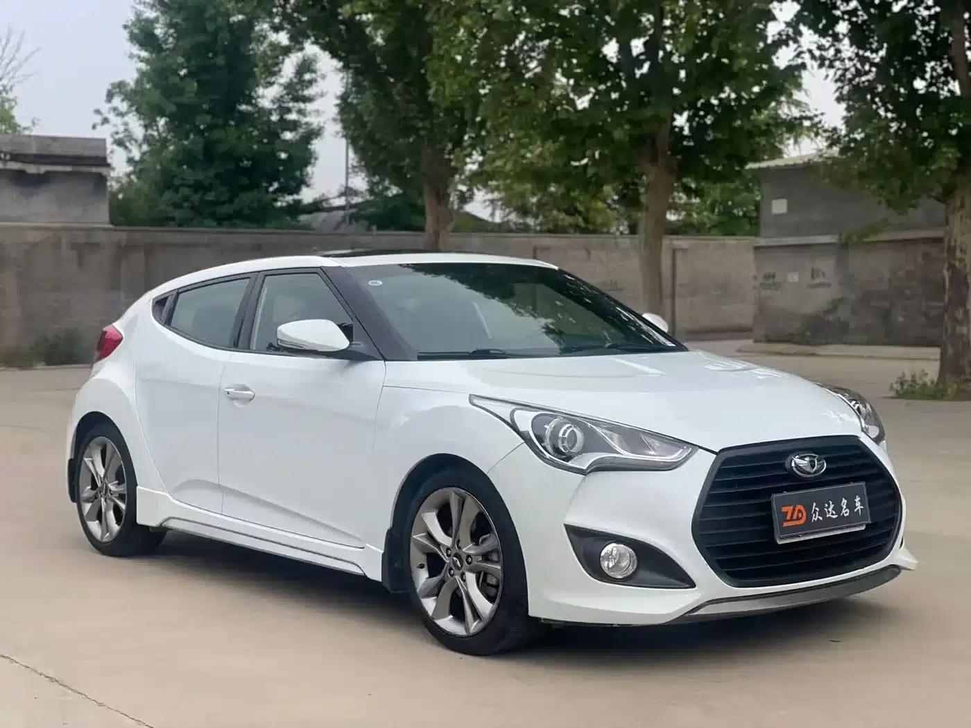 2015 Veloster 1.6T Automatic Luxury Edition — миниатюра 3