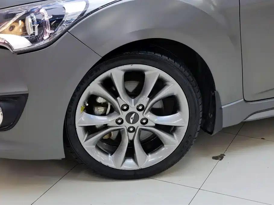 2015 Veloster 1.6T Automatic Luxury Edition — миниатюра 13