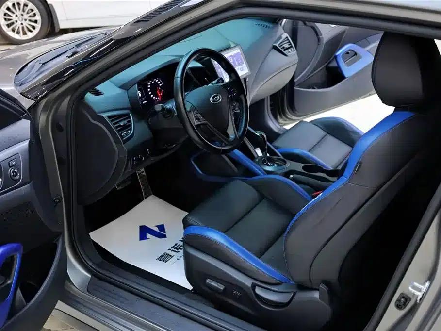 2015 Veloster 1.6T Automatic Luxury Edition — миниатюра 16