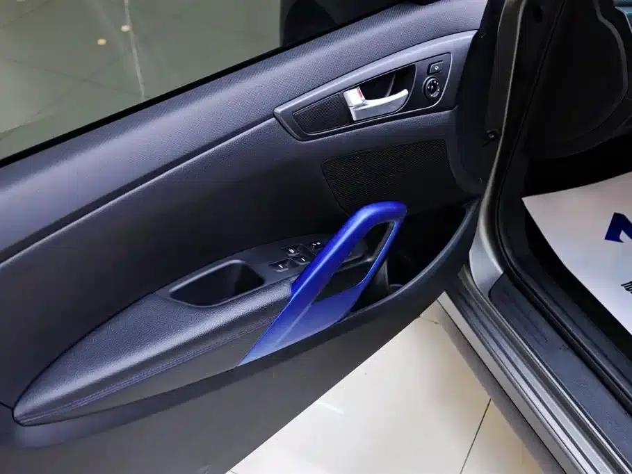 2015 Veloster 1.6T Automatic Luxury Edition — миниатюра 17