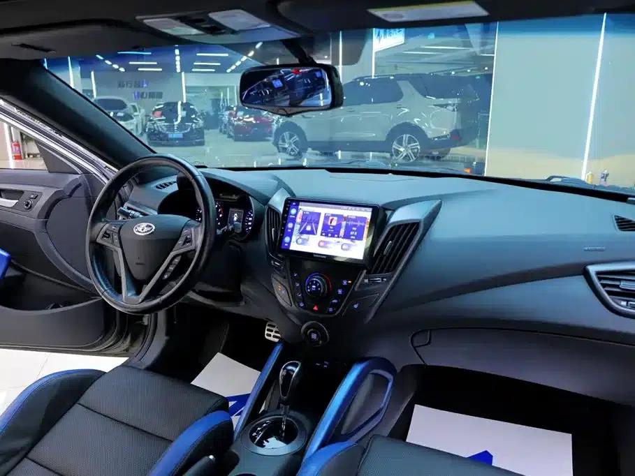 2015 Veloster 1.6T Automatic Luxury Edition — миниатюра 19