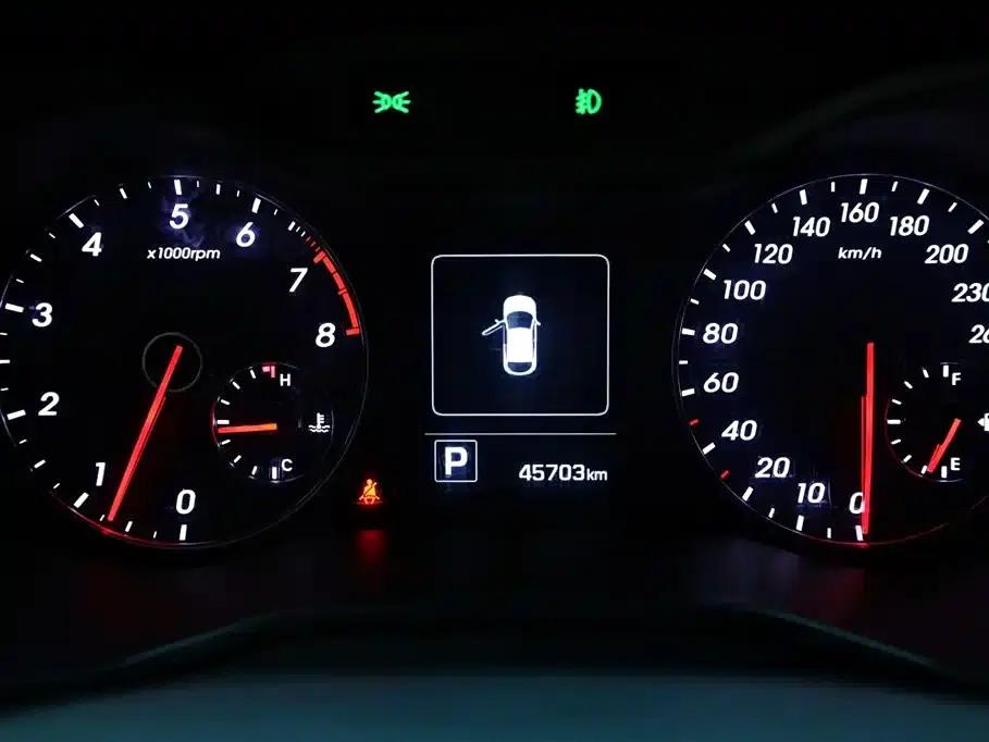 2015 Veloster 1.6T Automatic Luxury Edition — миниатюра 24
