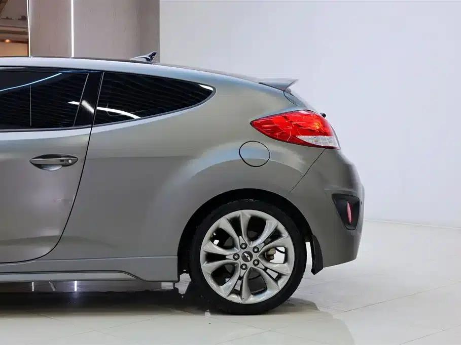 2015 Veloster 1.6T Automatic Luxury Edition — миниатюра 4