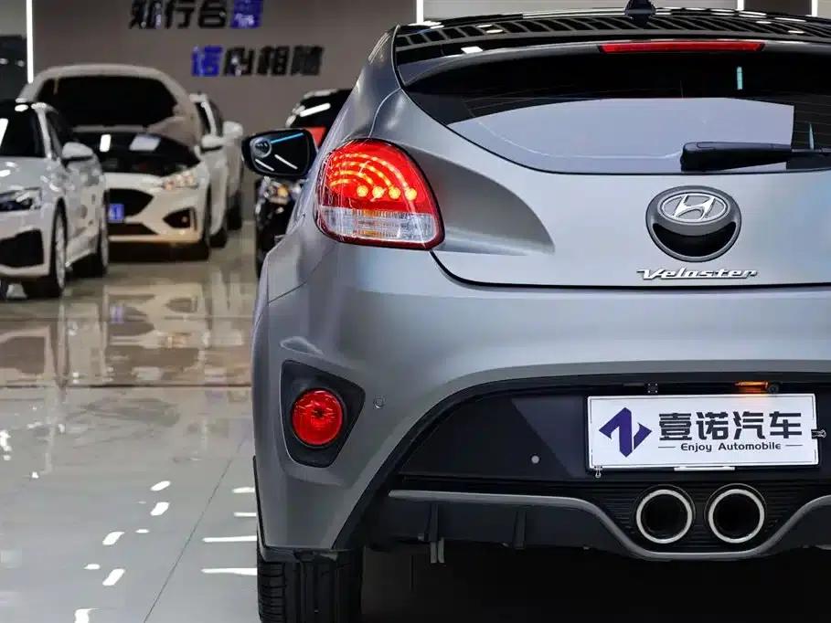 2015 Veloster 1.6T Automatic Luxury Edition — миниатюра 8