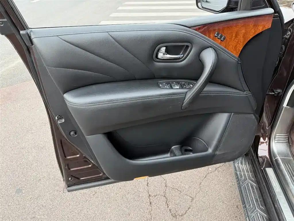 Infiniti QX80 2016 5.6L 4WD — миниатюра 6