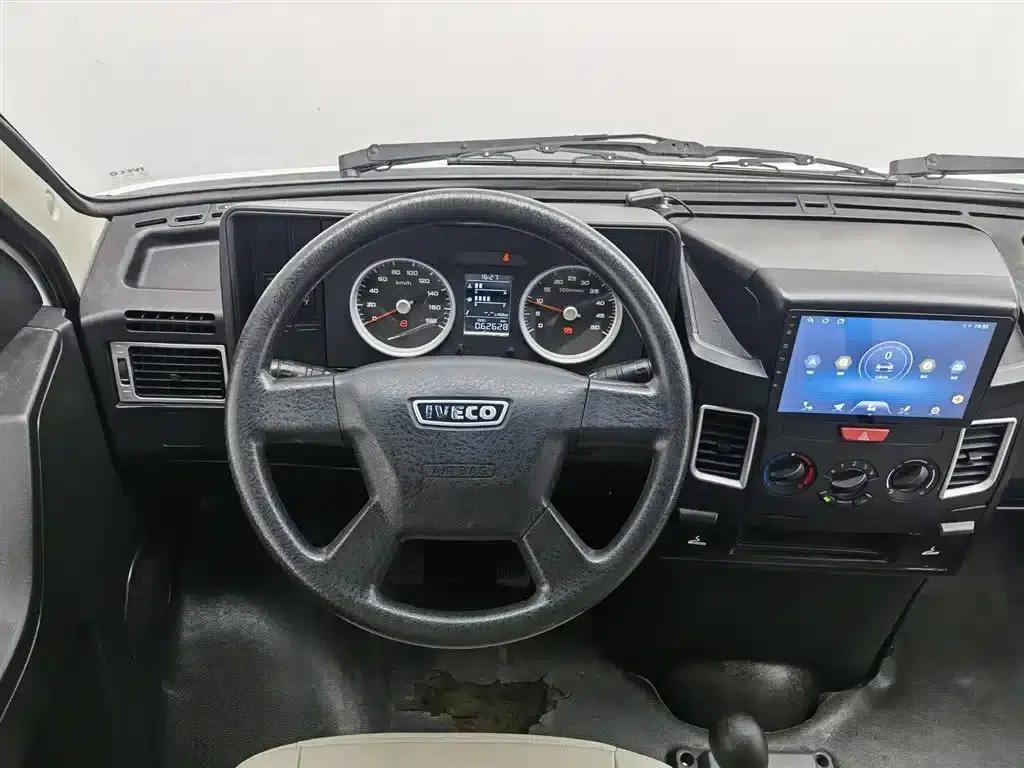 Iveco DeYi 2017 2.5T A35 Bus (5-7 Seats) 47Z5 — миниатюра 11