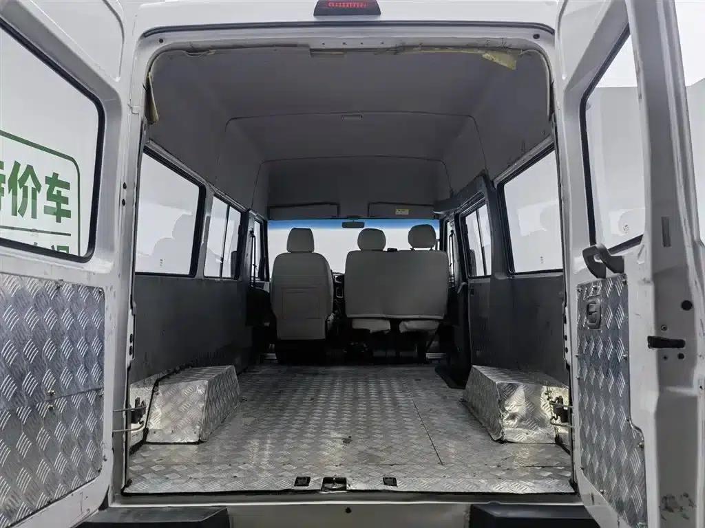 Iveco DeYi 2017 2.5T A35 Bus (5-7 Seats) 47Z5 — миниатюра 16