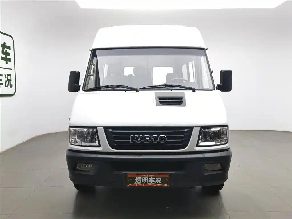 Iveco DeYi 2017 2.5T A35 Bus (5-7 Seats) 47Z5 — миниатюра 3