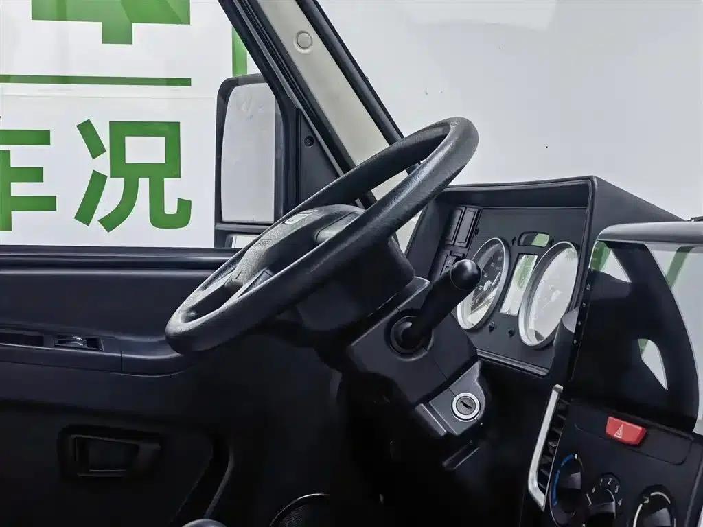 Iveco DeYi 2017 2.5T A35 Bus (5-7 Seats) 47Z5 — миниатюра 22