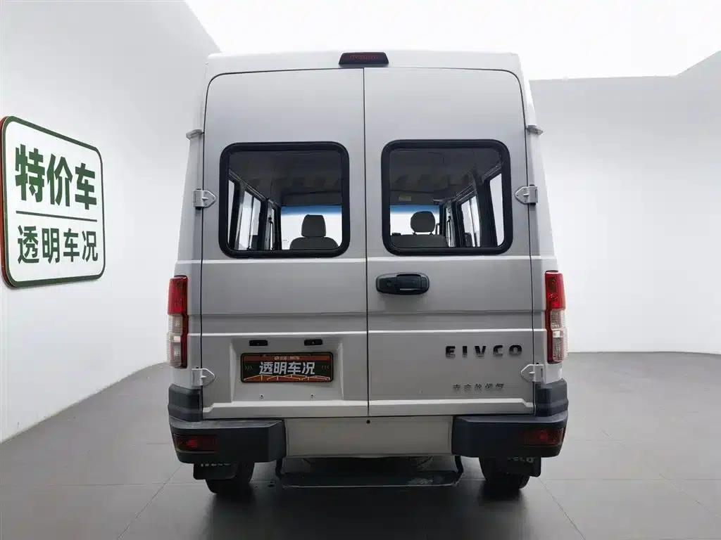 Iveco DeYi 2017 2.5T A35 Bus (5-7 Seats) 47Z5 — миниатюра 4