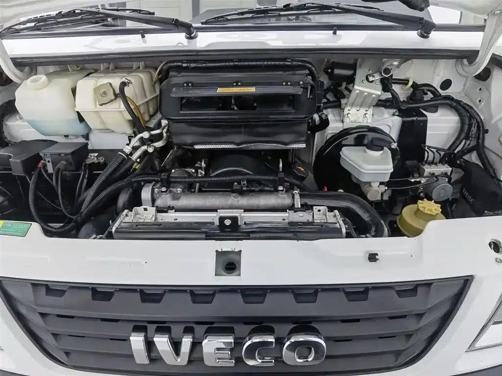 Iveco DeYi 2017 2.5T A35 Bus (5-7 Seats) 47Z5 — миниатюра 6