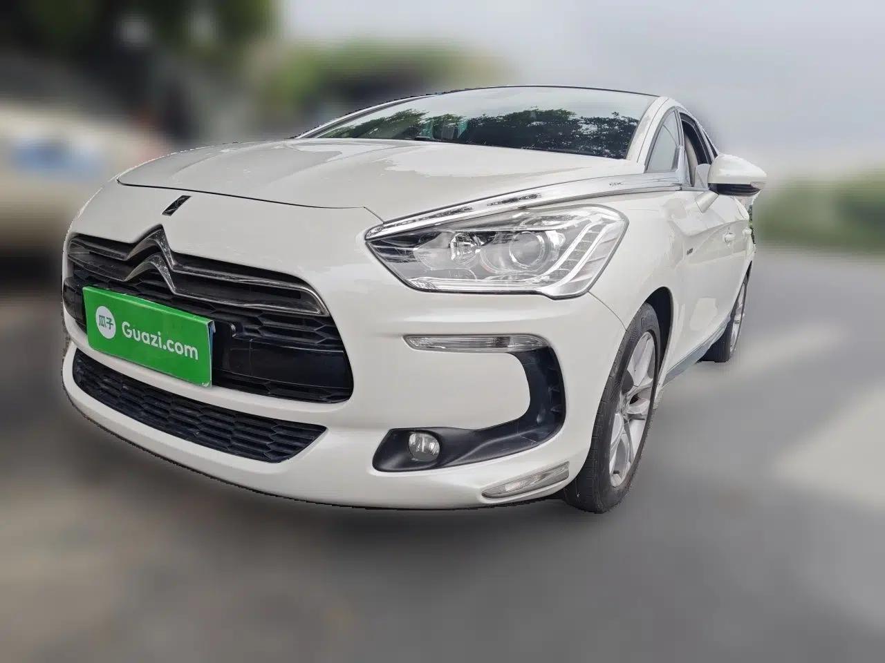 DS 5 2014 1.6T Luxury Edition THP160 — миниатюра 1