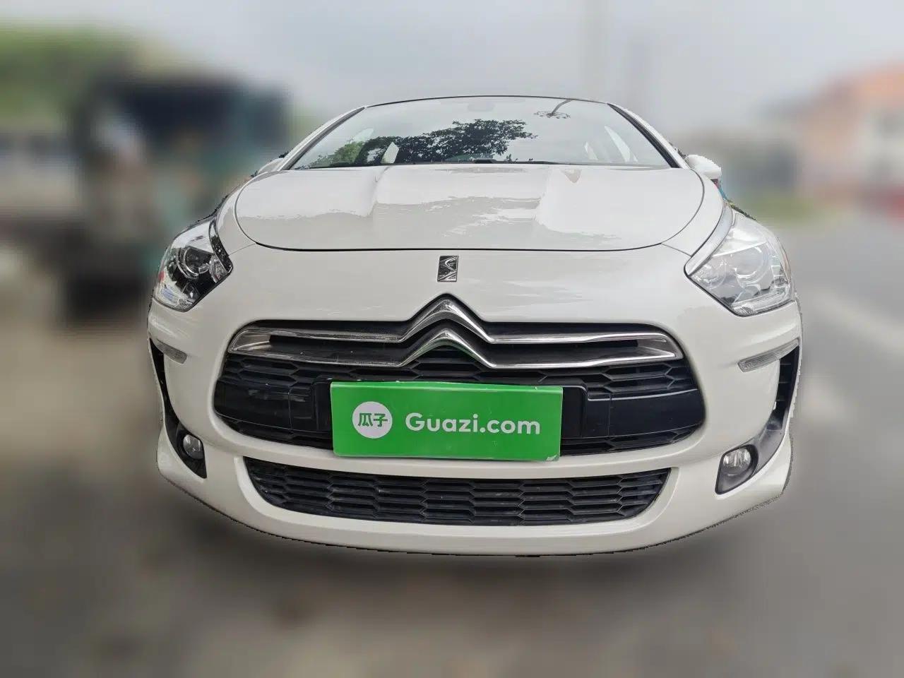 DS 5 2014 1.6T Luxury Edition THP160 — миниатюра 2