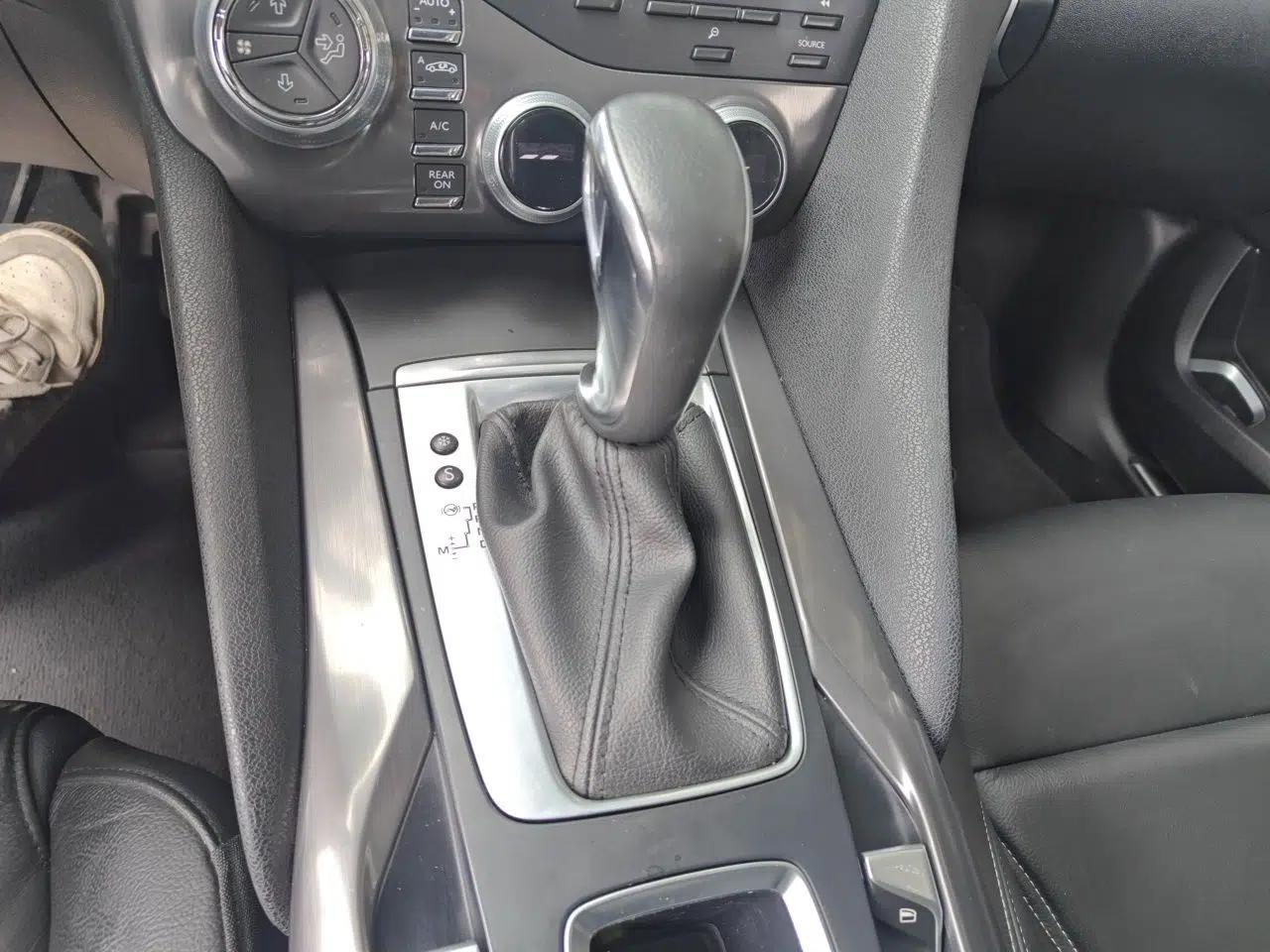 DS 5 2014 1.6T Luxury Edition THP160 — миниатюра 15