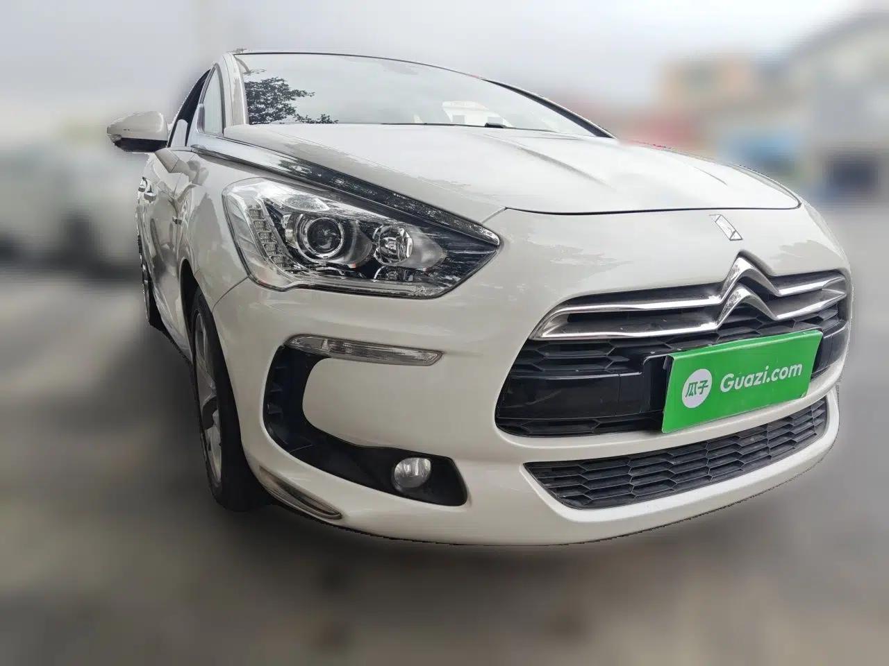 DS 5 2014 1.6T Luxury Edition THP160 — миниатюра 3