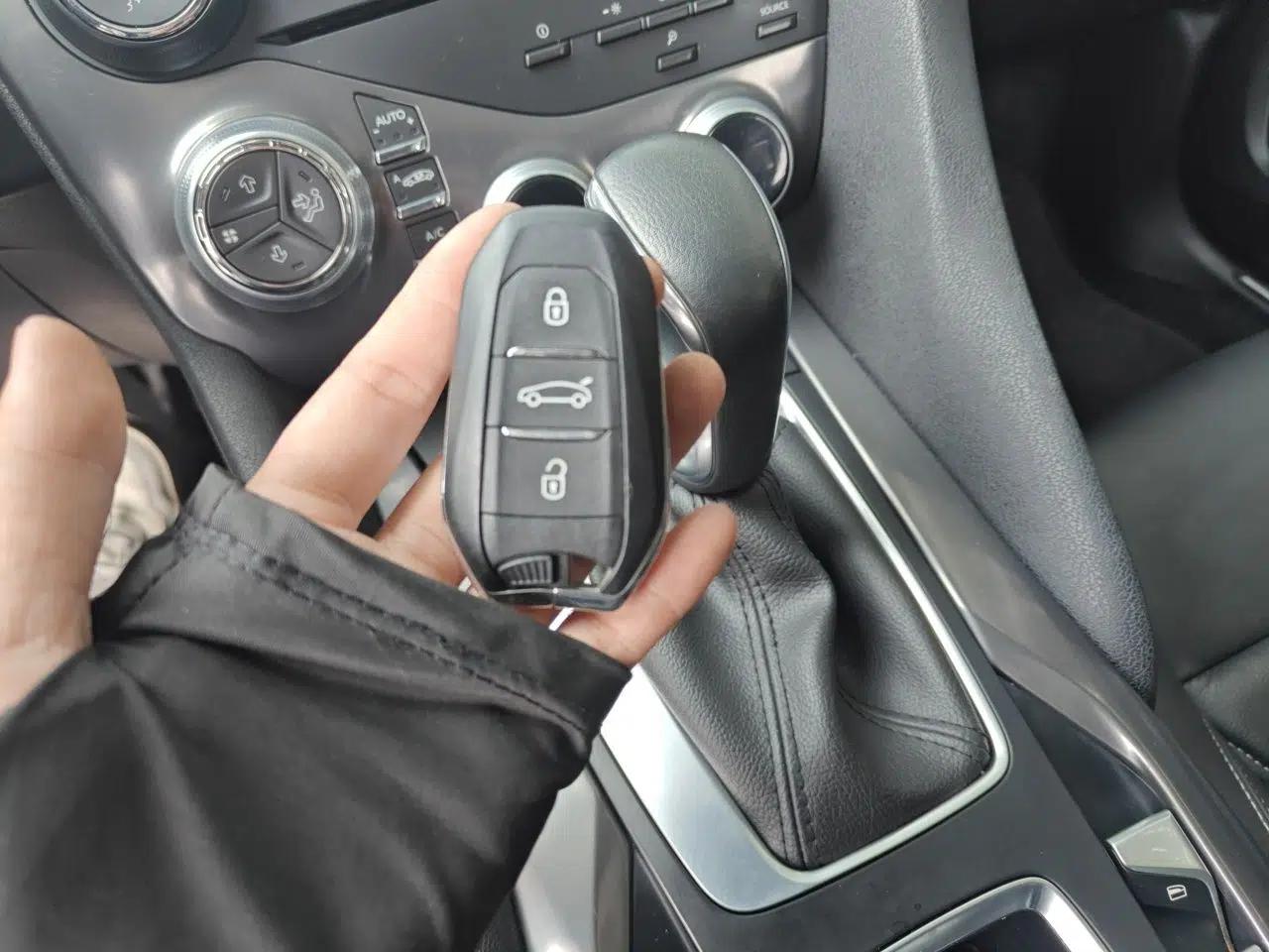 DS 5 2014 1.6T Luxury Edition THP160 — миниатюра 9