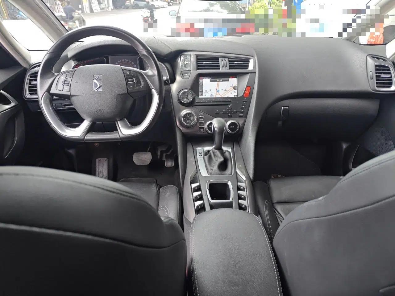 DS 5 2014 1.6T Luxury Edition THP160 — миниатюра 10